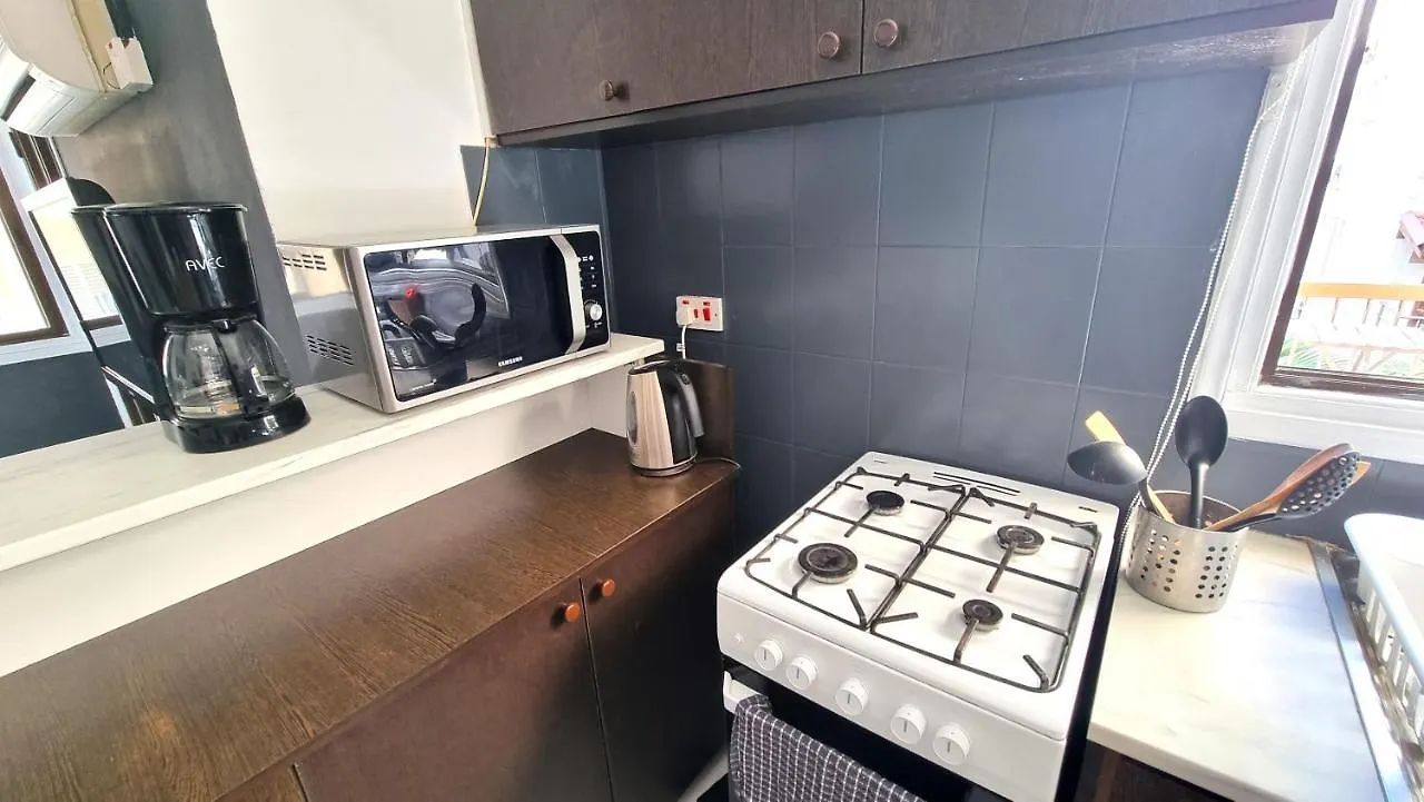 Cozy Beach Apt, Near Airport With 100Mbit Internet Larnaca Apartmán