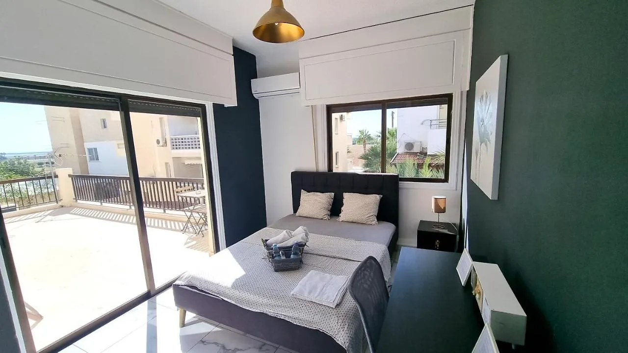 Apartmán Cozy Beach Apt, Near Airport With 100Mbit Internet Larnaca