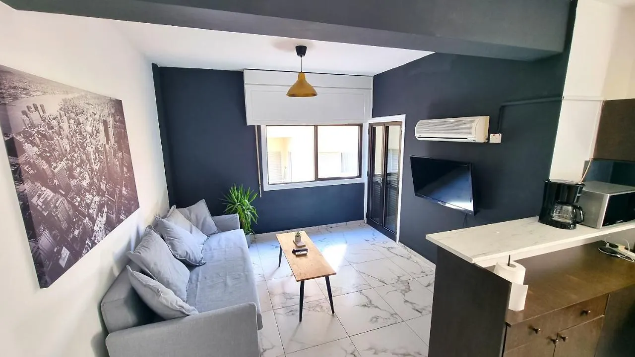 Apartmán Cozy Beach Apt, Near Airport With 100Mbit Internet Larnaca